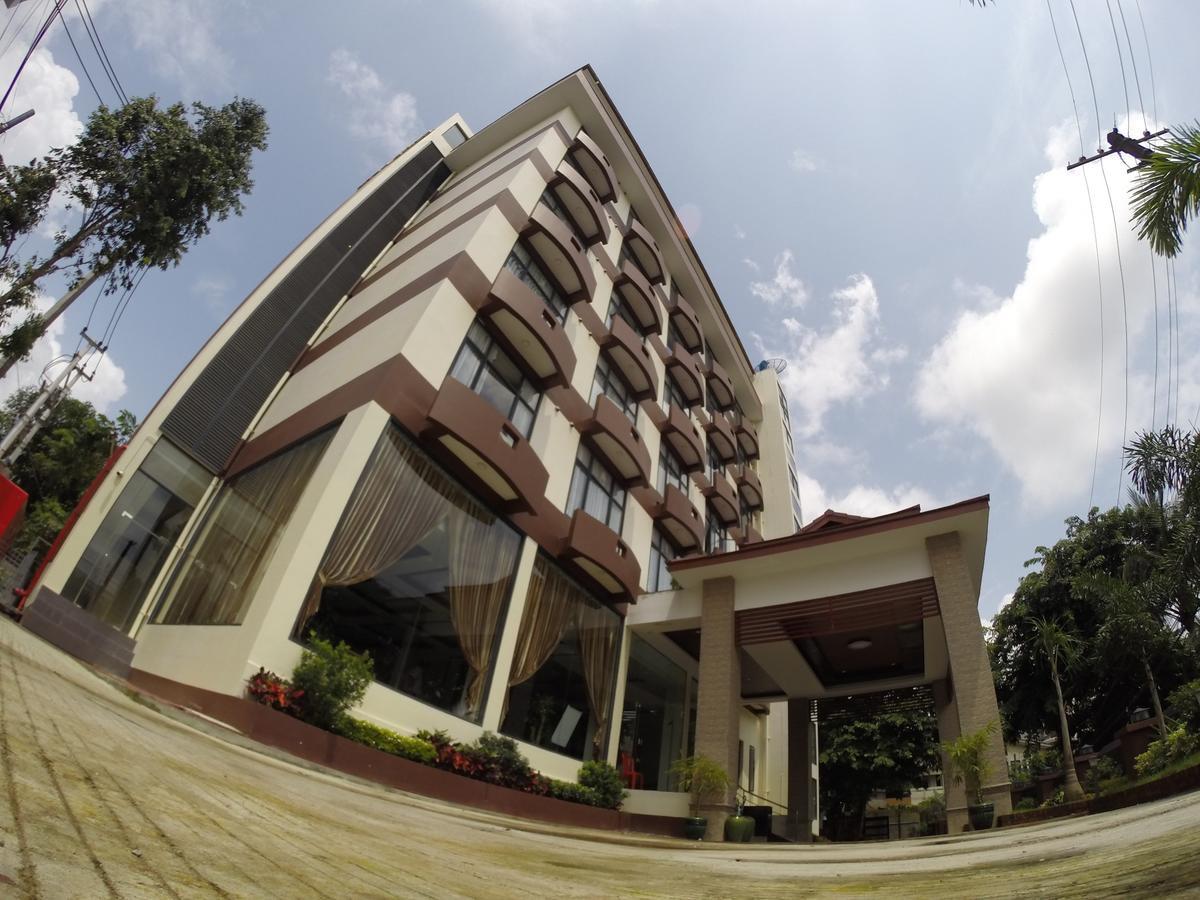 Virati Hotel Yangon Esterno foto