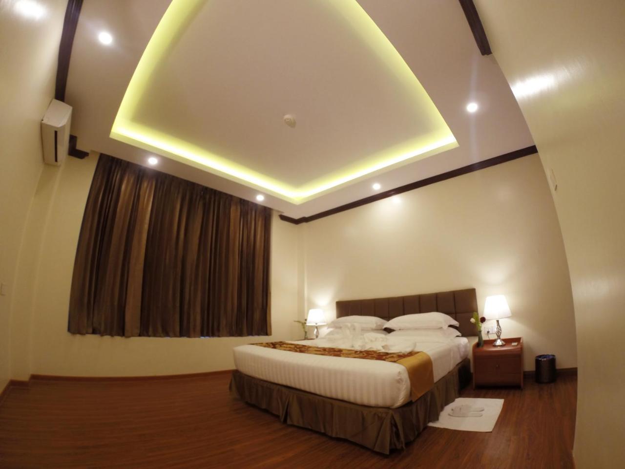 Virati Hotel Yangon Esterno foto