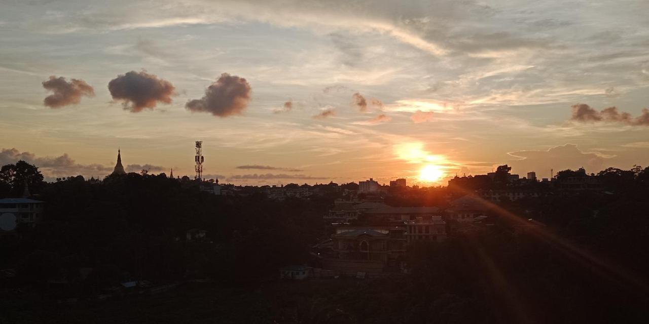 Virati Hotel Yangon Esterno foto
