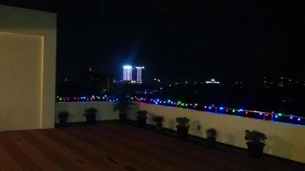 Virati Hotel Yangon Esterno foto