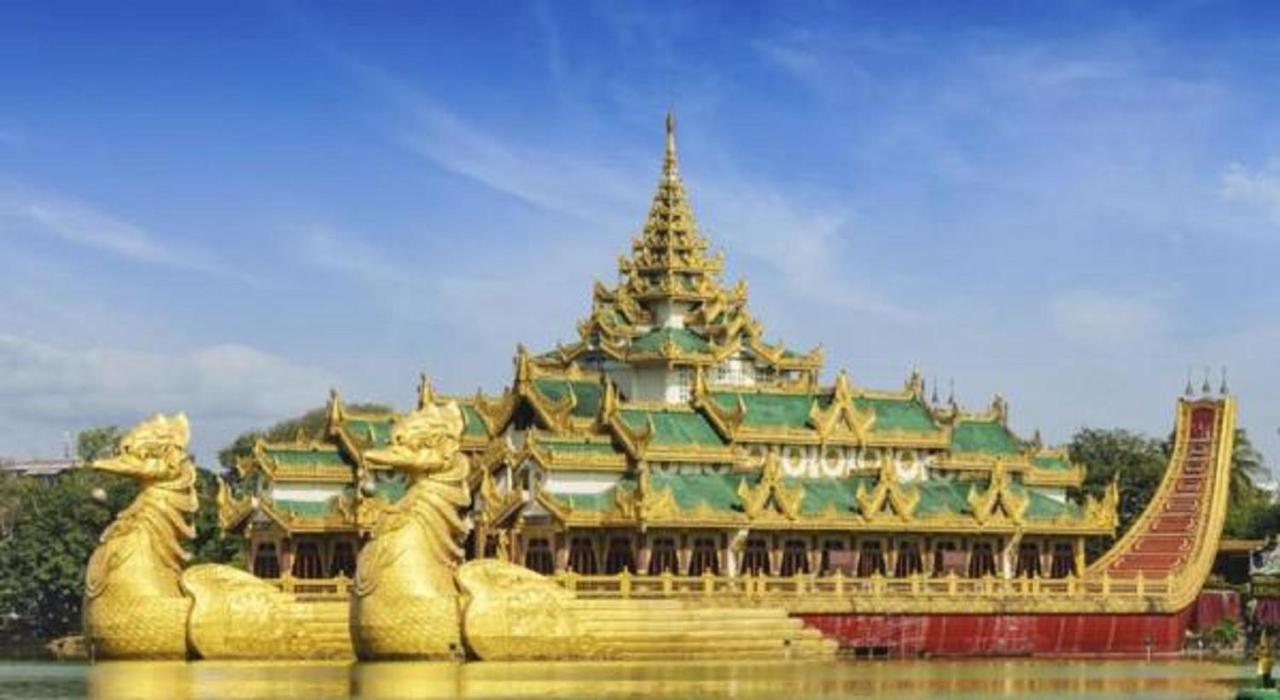 Virati Hotel Yangon Esterno foto