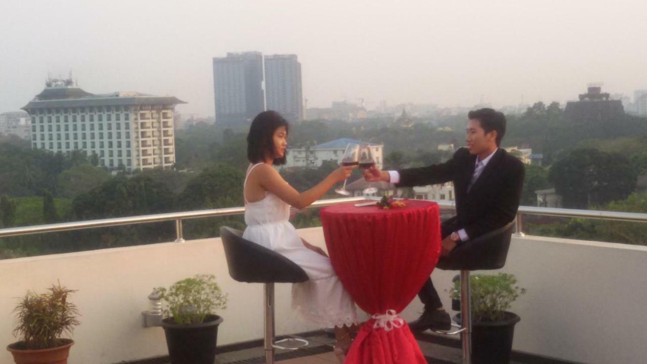 Virati Hotel Yangon Esterno foto