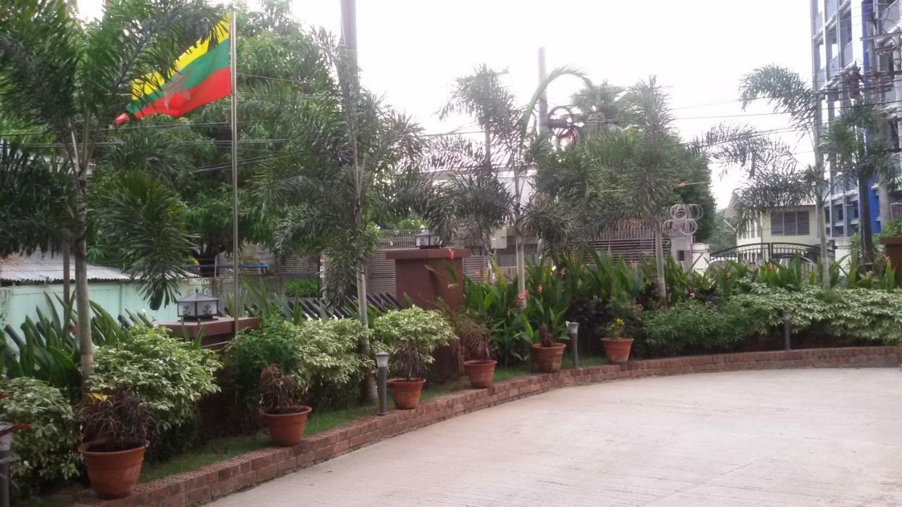 Virati Hotel Yangon Esterno foto