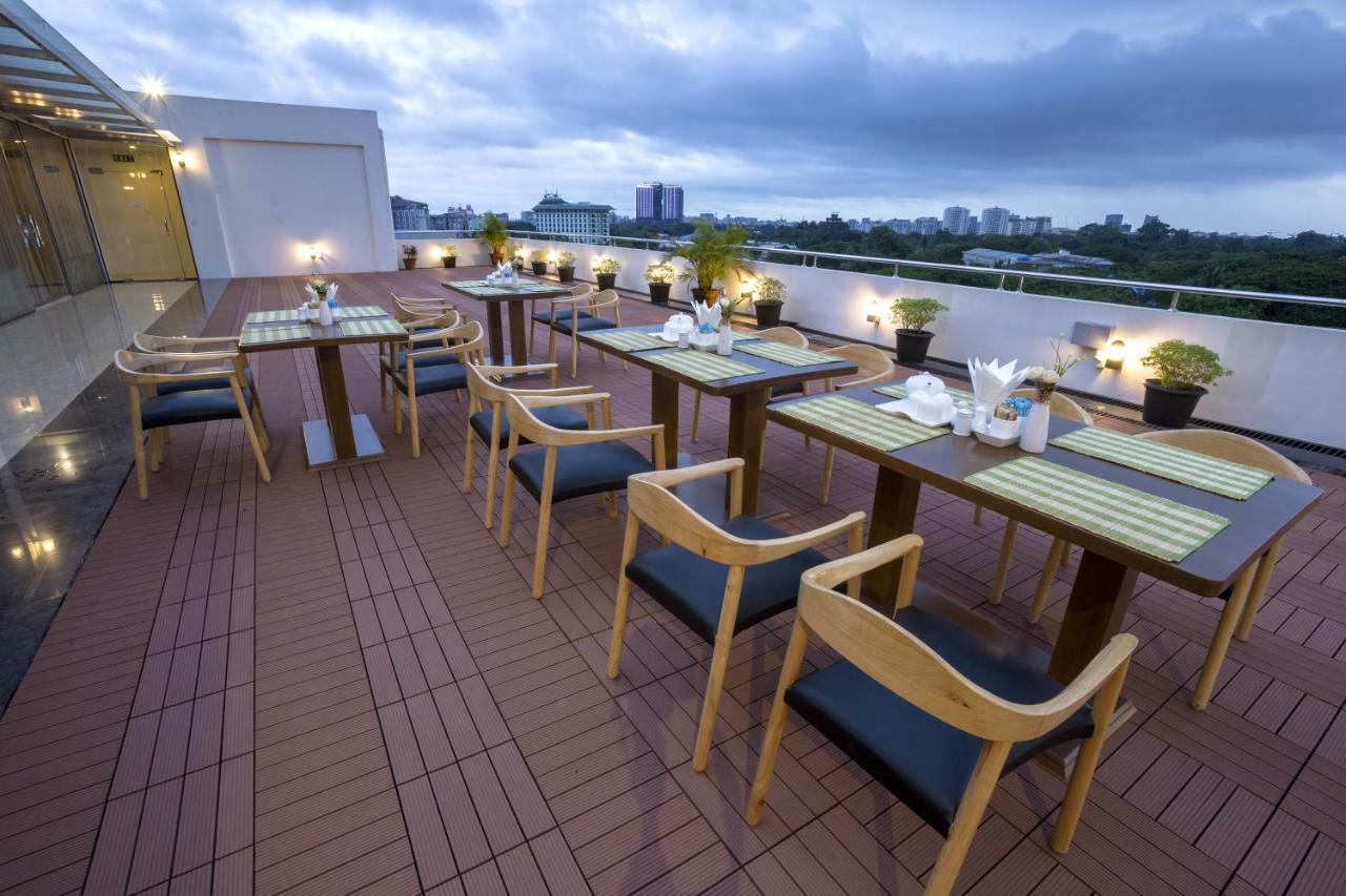 Virati Hotel Yangon Esterno foto
