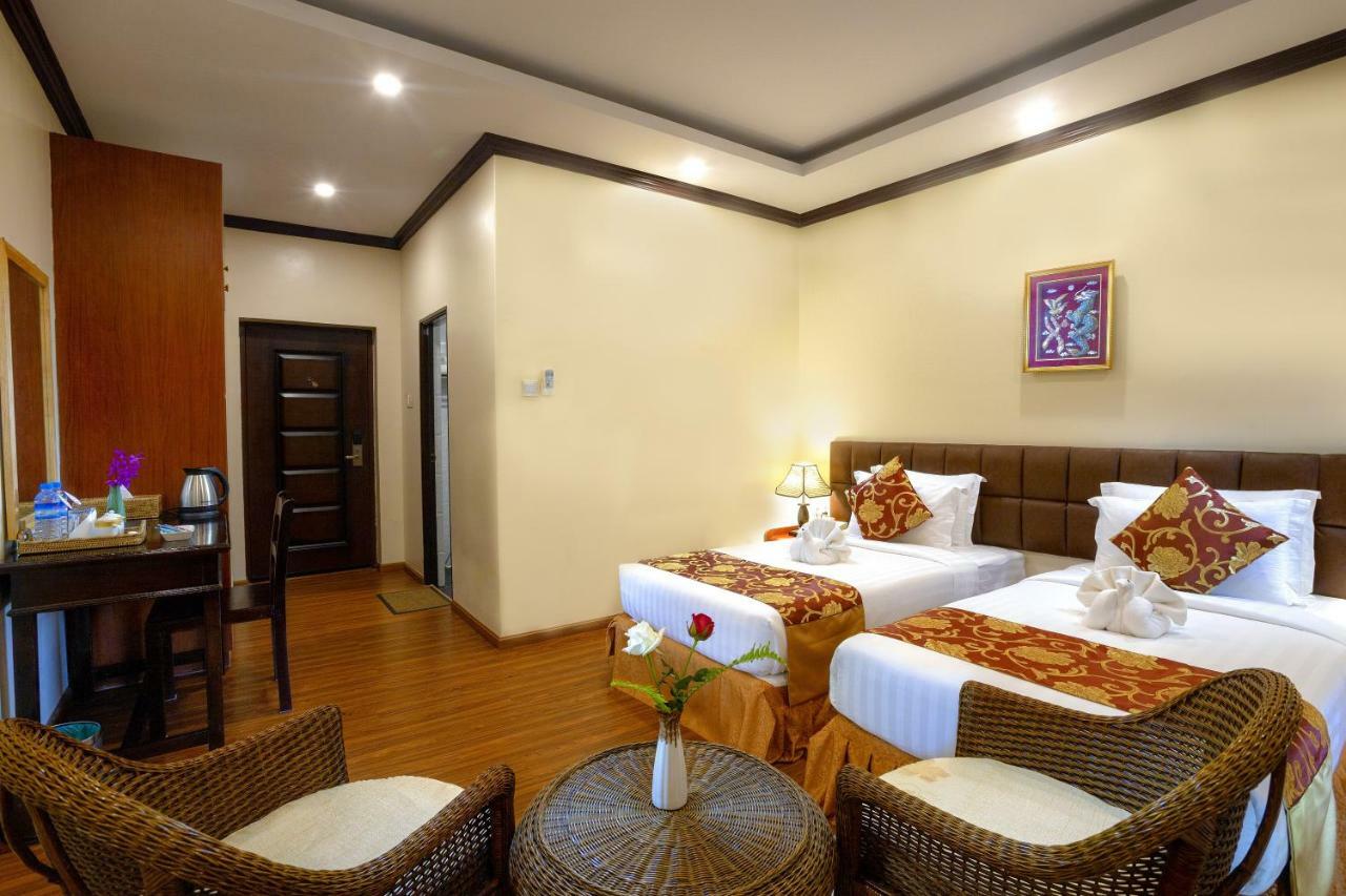 Virati Hotel Yangon Esterno foto