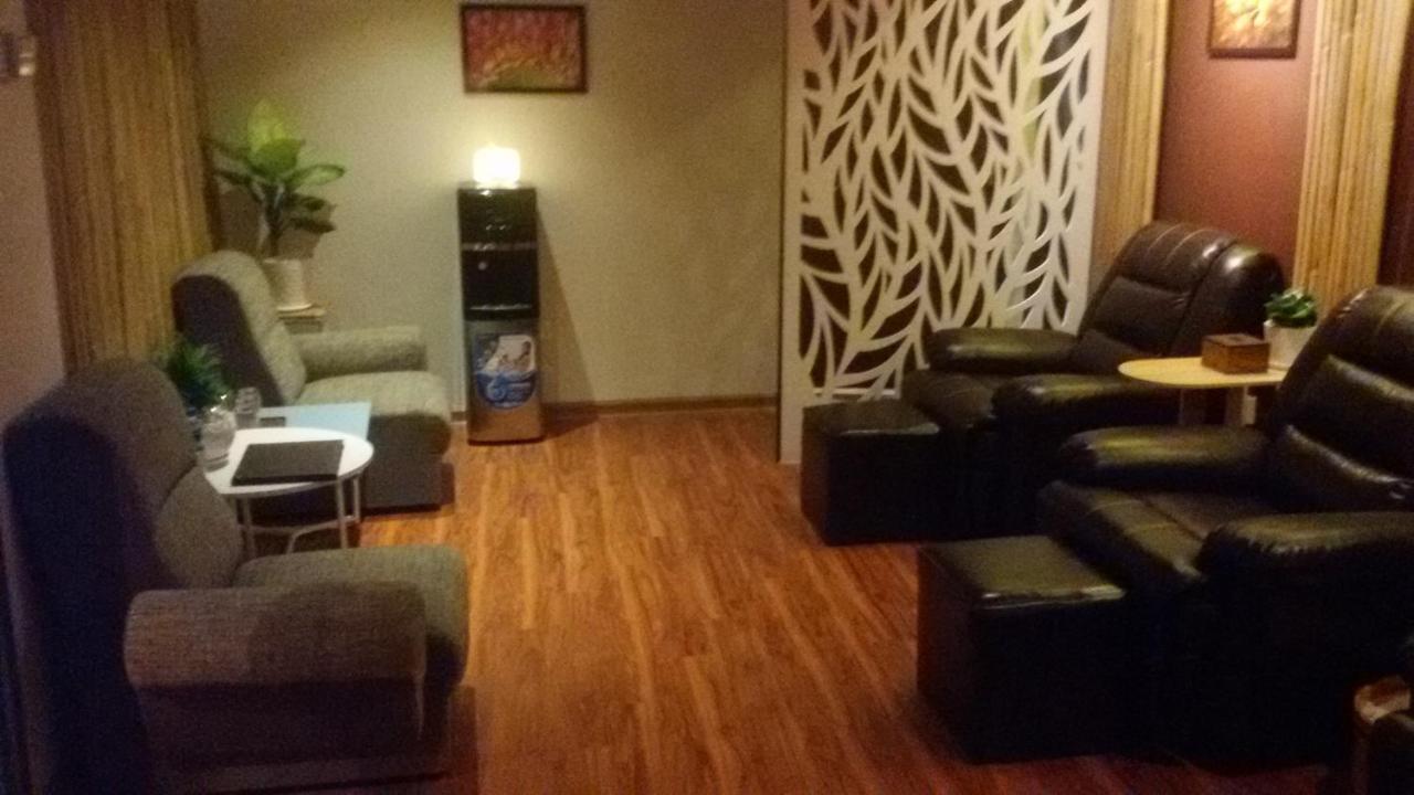 Virati Hotel Yangon Esterno foto